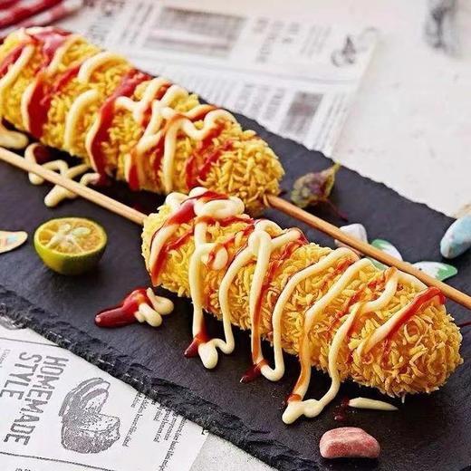 周二取货：【丸武芝士热狗棒】一袋80克，外表玉米片咔咔酥脆，芝士柔滑拉丝！ 商品图1