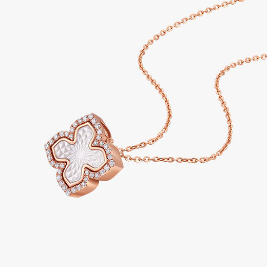 潮宏基18K金钻石坠链 商品图8