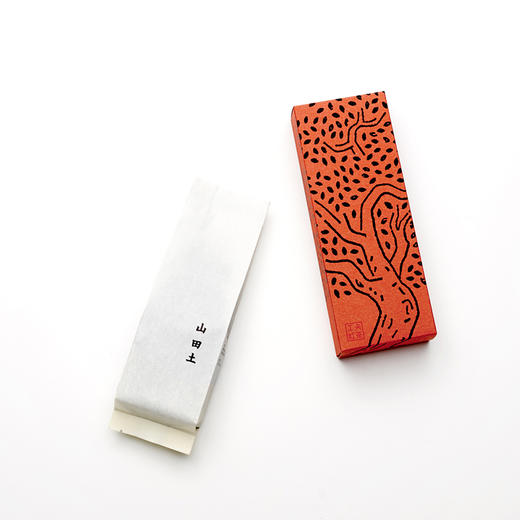 山田土 滇红工夫红茶云南滇红大叶种茶叶 桐木盒包装滇红裱白礼盒 商品图5