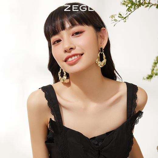 ZEGL褶皱金属耳环女小众设计感高级人造珍珠耳钉ins风复古耳饰品 商品图1