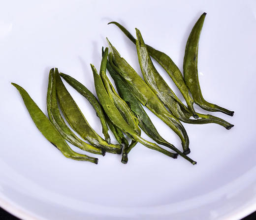 【2025云南最顶级，高端绿茶】秘方3号竹叶青顶级立芽，水中立全芽嫩尖！海拔3500m纯手工制作！强化玻璃罐装！ 商品图2