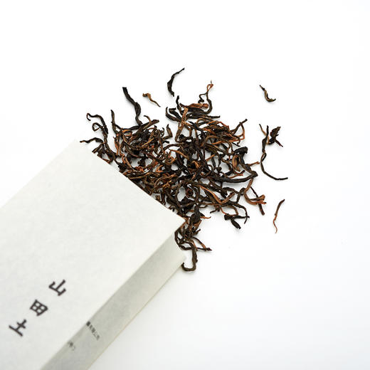 山田土 滇红工夫红茶云南滇红大叶种茶叶 桐木盒包装滇红裱白礼盒 商品图6