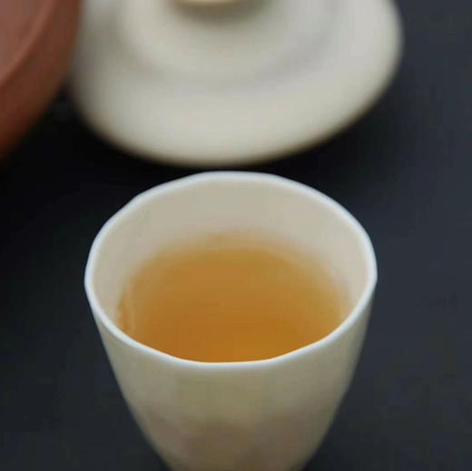 【野生古树红茶】昌宁野生红茶 树龄一千年左右/ 条索肥硕 色泽乌褐 有蜜桔香 起香带野韵/口感甜香自然 纯润 柔和 味淡而韵足 /新茶包邮 商品图4