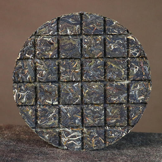 【限量款 顺丰包邮】俊元昌 2021蜜蜂山 普洱生茶 云南大叶种晒青茶 357g/饼 商品图1