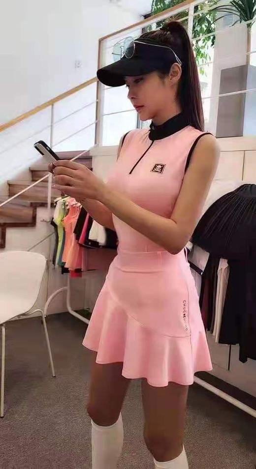 韩国高尔夫正品现货Chucuchu
女士套装 商品图0