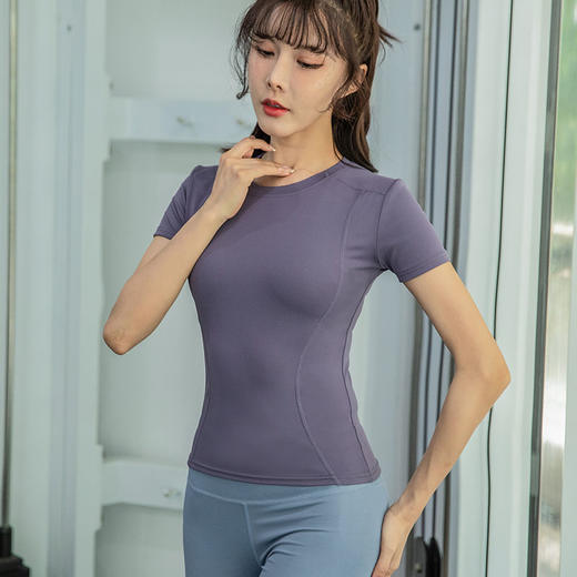 2022年春季新款专业瑜伽健身运动服女士圆领上衣显瘦型短袖 商品图5