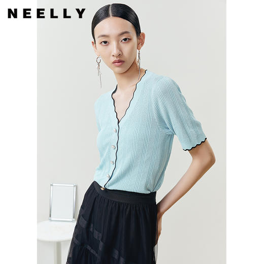 NEELLY纳俪商场同款气质V领波浪短袖针织衫女夏季新品透气单排扣N22042A01033 商品图0