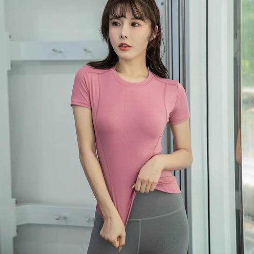 2022年春季新款专业瑜伽健身运动服女士圆领上衣显瘦型短袖 商品图6