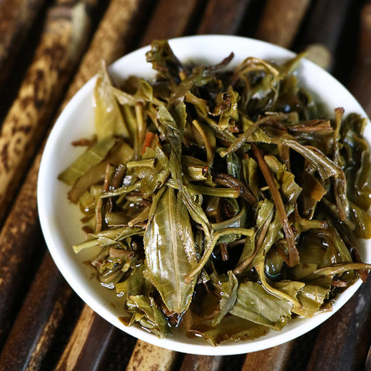 【限量款 顺丰包邮】俊元昌 2021蜜蜂山 普洱生茶 云南大叶种晒青茶 357g/饼 商品图5