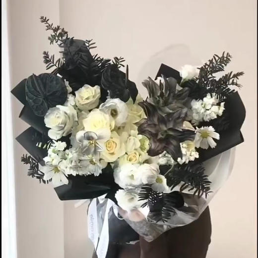 《伯爵》黑白酷炫个性花束 商品图0