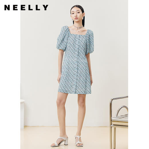 NEELLY纳俪商场同款复古方领满印连衣裙女泡泡袖收腰A字裙中长款N22042Y01050 商品图2