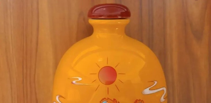 喝聖龍山黄酒，交有文化朋友”