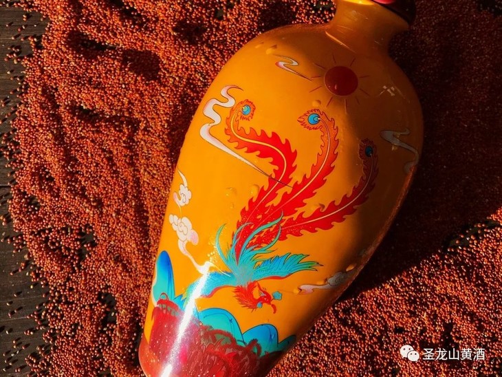 喝聖龍山黄酒，交有文化朋友”