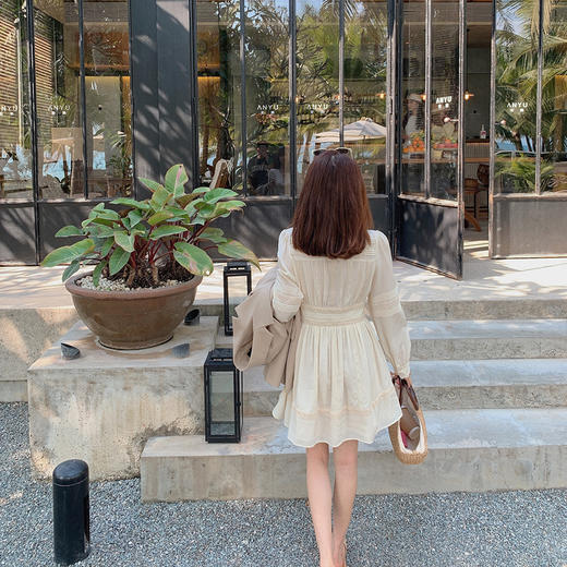 金蘑菇菇【北岛幻想曲】这个春天在等的那条小白裙收腰连衣裙 商品图5