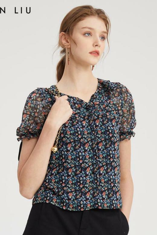 VIVIAN LIU R2233002春女装新款雪纺小碎花荷叶边两件套短袖上衣 商品图5