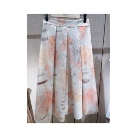 2楼恩曼琳服饰（新百购）