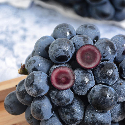 【顺丰包邮】云南夏黑葡萄 2斤家庭装/3斤彩箱装 商品图0