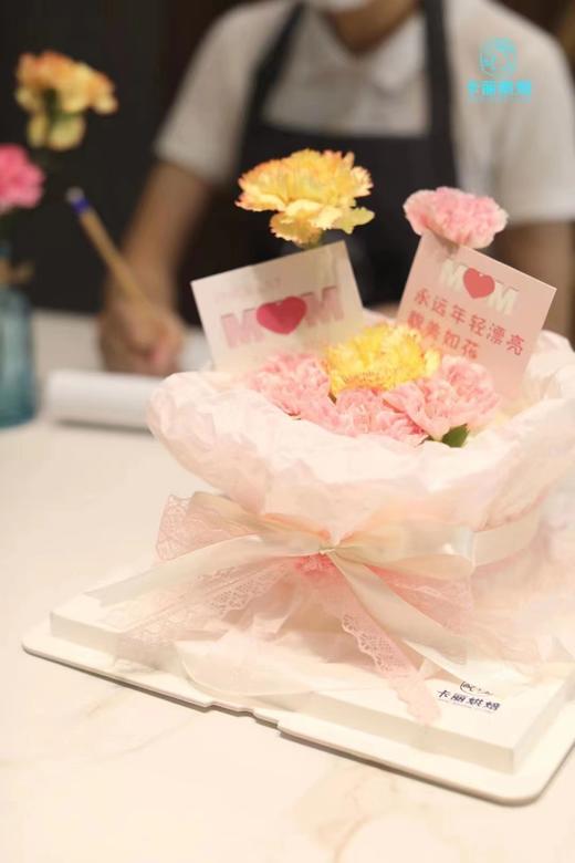 康乃馨花束蛋糕 商品图1