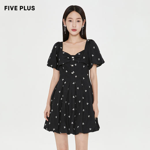 FIVE PLUS2022新款女夏装刺绣蝴蝶结连衣裙泡泡袖高腰方领小黑裙2WN2081330 商品图0