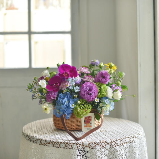 《紫鸢》蝴蝶兰绣球桔梗手提花篮 商品图2