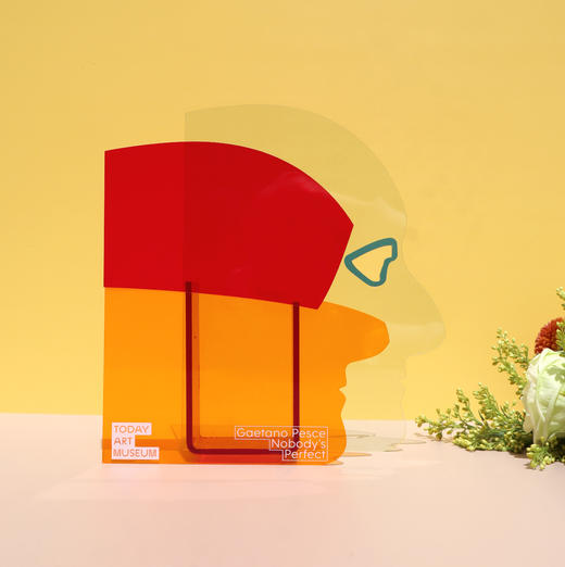加埃塔诺·佩谢:《人无完人》展览主题亚克力花瓶 自画像#此商品参加第十一届北京惠民文化消费季 商品图1