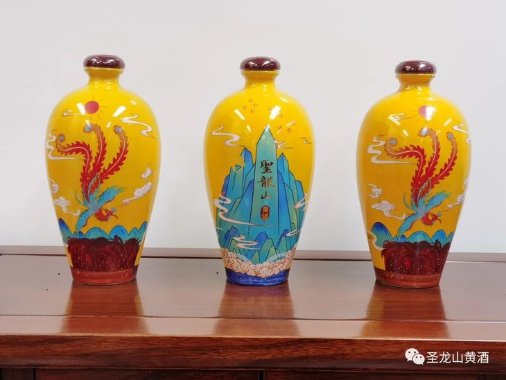 喝聖龍山黄酒，交有文化朋友”