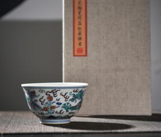 涂杏花：斗彩龙凤呈祥杯 商品图0