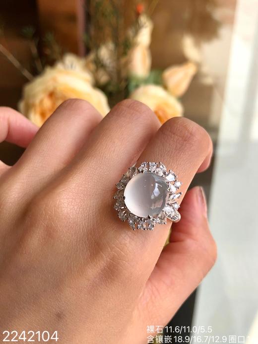 2242104，玻璃蛋面戒指。具体价格微信咨询 商品图3