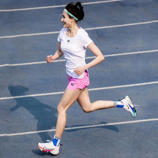 BODYWIT身体智慧飞天女2.5寸竞速短裤跑步速干防走光内衬透气凉爽 商品图5