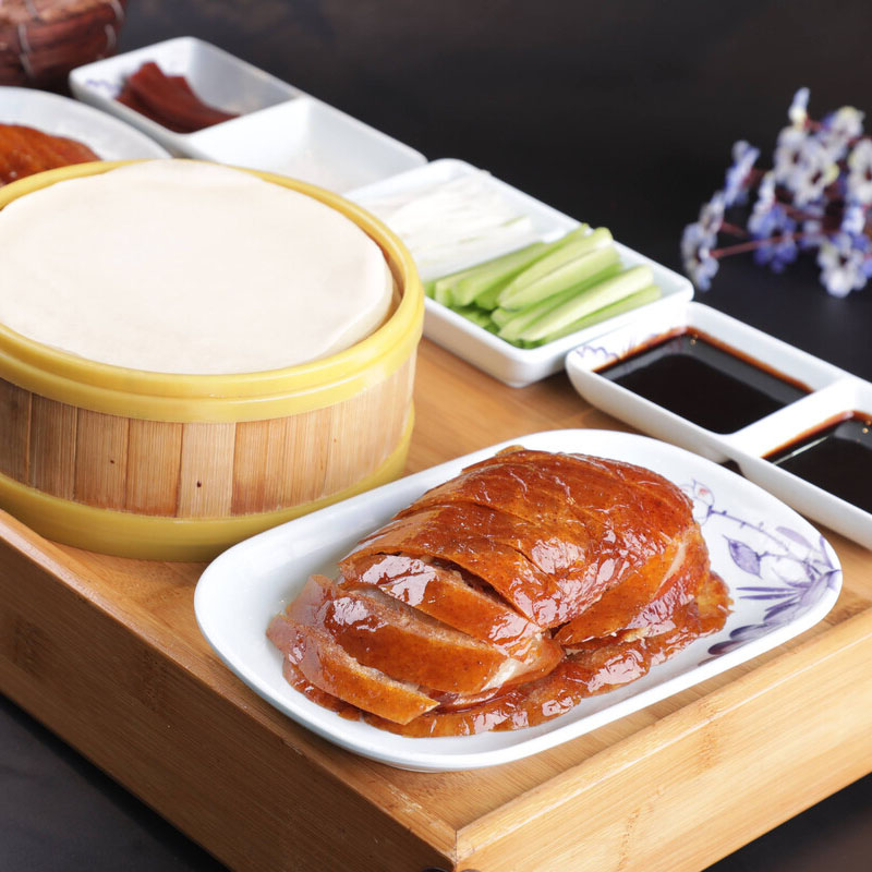 正宗北京焖炉烤鸭，6袋组合，人工片皮切片，方便食用，含荷叶饼+独家秘制酱料，色泽红艳,肉质细嫩,味道醇厚,肥而不腻M