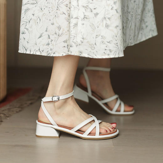 REREJOY 小众百搭高颜值休闲度假风凉鞋QC6353，QC6354，QC6357（年后72小时发货） 商品图3