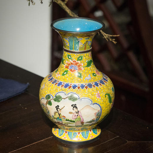 清 铜胎画珐琅麻姑献寿花瓶 商品图0