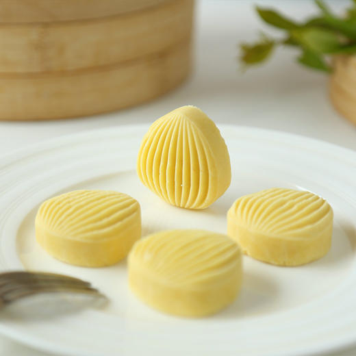 【绿豆糕】纯绿豆手作，绵密细腻的口感，入口即化，现做发出，人间美味小零食~冰镇过口感更佳哦！~80%脱皮绿豆×10%海藻糖×10%动物黄油=100%食物本味 商品图0