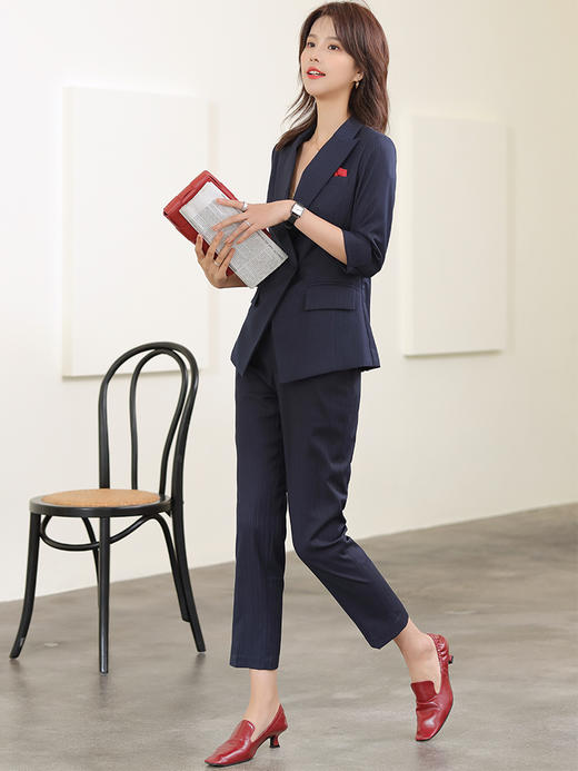 秒218元一套 西服女上衣时尚条纹职业西装OL气质套装 商品图1