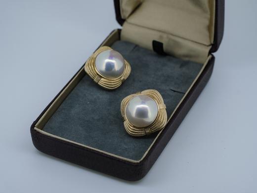 18K 四瓣花马贝珠耳钉 商品图4