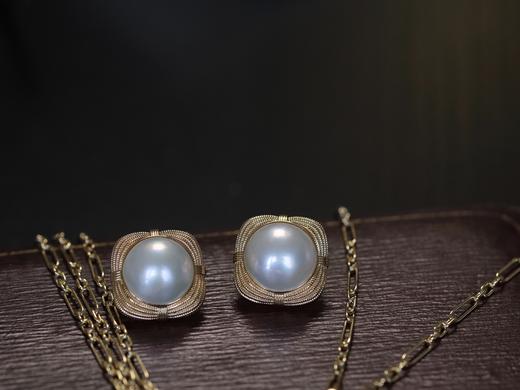 18K 四瓣花马贝珠耳钉 商品图2