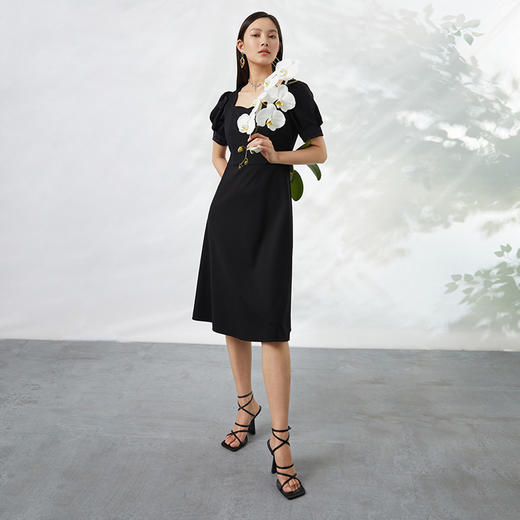 EITIE爱特爱夏季新款时尚长款显瘦V领泡泡袖连衣裙B2207982 商品图1