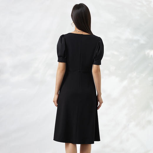 EITIE爱特爱夏季新款时尚长款显瘦V领泡泡袖连衣裙B2207982 商品图4