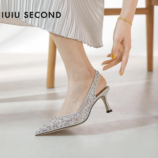 IUIU SECOND 2022夏新款经典延续珍珠水钻后空凉鞋高跟鞋U22AH11271 商品图6