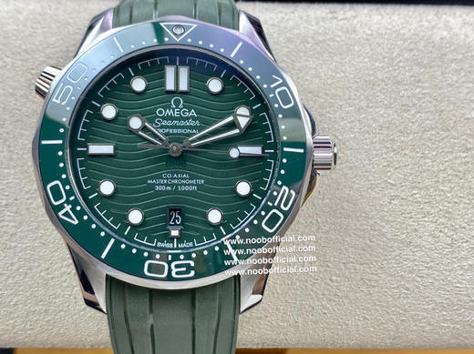 VS 以幽海之绿诠释海洋传奇！欧米茄2022新绿海马300双T黑摆轮8800机芯 商品图12