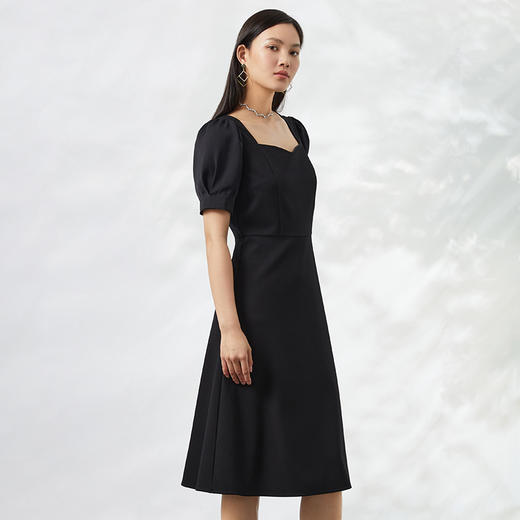 EITIE爱特爱夏季新款时尚长款显瘦V领泡泡袖连衣裙B2207982 商品图3