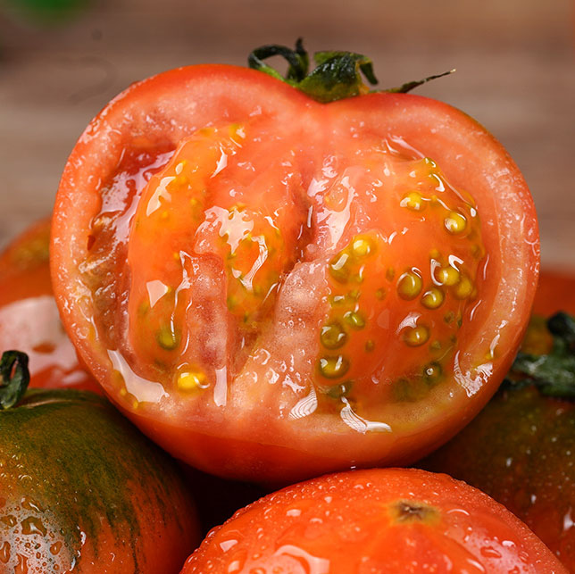 戴安娜草莓西红柿，有机种植，脆甜！多汁！番茄中的“劳斯莱斯”，番茄味浓郁，肉质细腻~