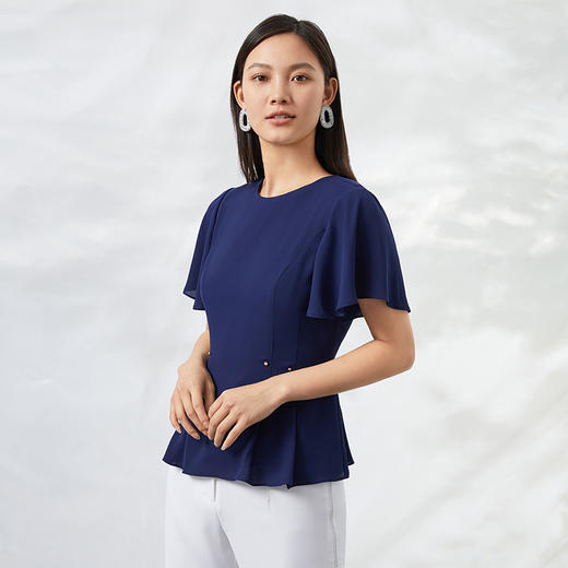 EITIE爱特爱夏季新款气质百搭显瘦经典通勤收腰T恤上衣B2213922 商品图1