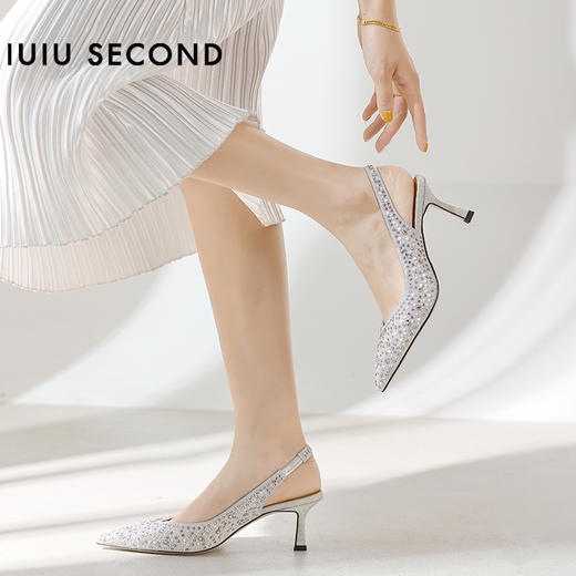 IUIU SECOND 2022夏新款经典延续珍珠水钻后空凉鞋高跟鞋U22AH11271 商品图3