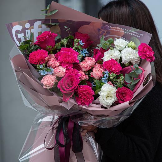 【复古妈妈】玫红玫瑰混搭花束 商品图0