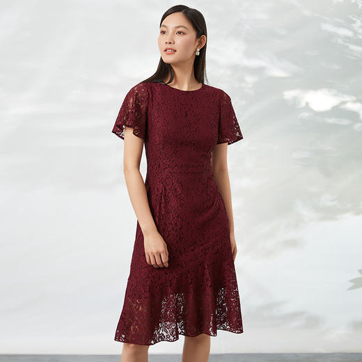 EITIE爱特爱夏季新款时尚优雅通勤显瘦a字气质收腰蕾丝连衣裙B2207976 商品图4
