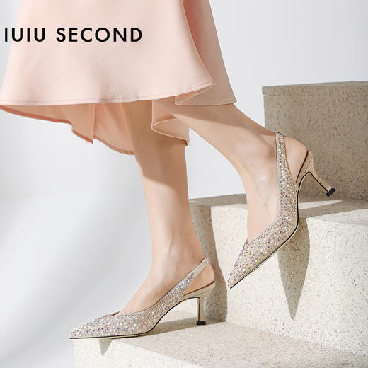 IUIU SECOND 2022夏新款经典延续珍珠水钻后空凉鞋高跟鞋U22AH11271 商品图8