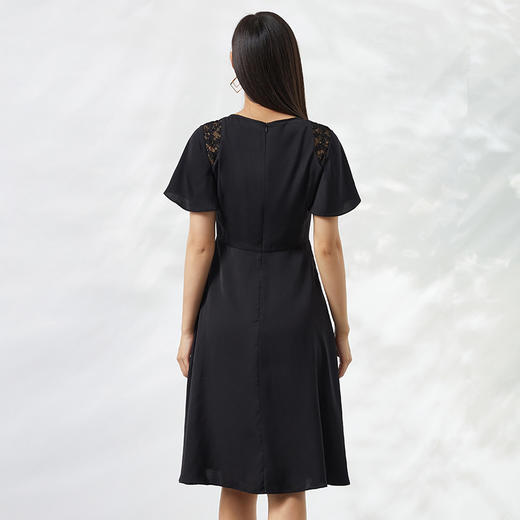 EITIE爱特爱夏季新款通勤雪纺系带黑色收腰a字连衣裙小黑裙B2207984 商品图4