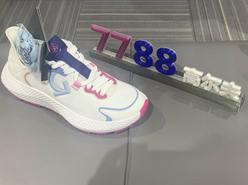 特价，G4女鞋40.5码现货一双高尔夫球鞋