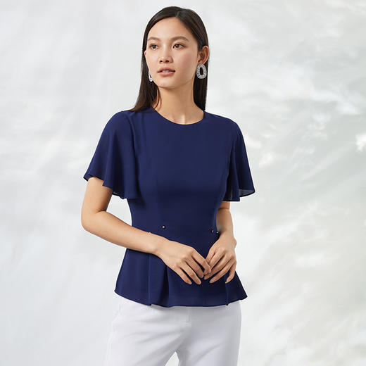 EITIE爱特爱夏季新款气质百搭显瘦经典通勤收腰T恤上衣B2213922 商品图4